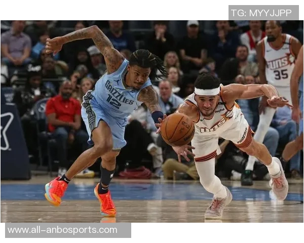 布克展望未来球队成长期待每场比赛的胜利与进步