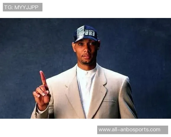 管子煜在对阵马刺的比赛中展现出突破勇气展现出优秀比赛气质