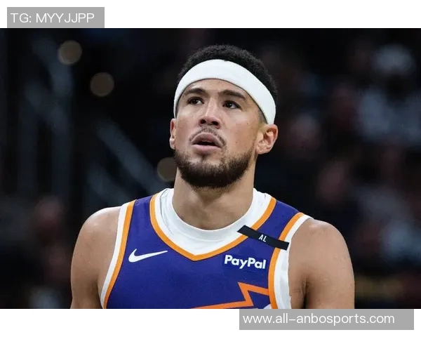 布克全能表现助力球队胜利16投10中罚球9中11贡献30分9篮板5助攻2抢断正负值高达21